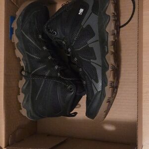 Columbia Grove Heights Mid Outdry Shoes